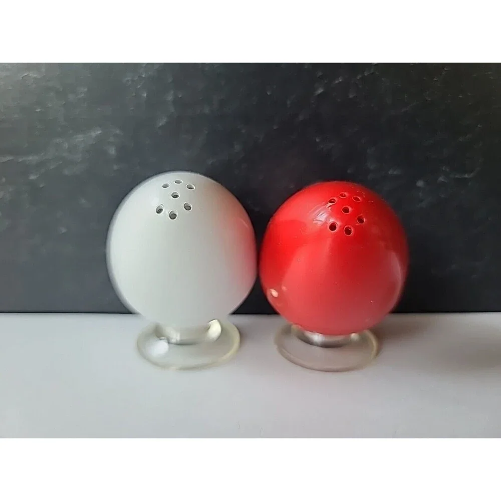Purina Egg Shaped Salt And Pepper Shakers Vintage